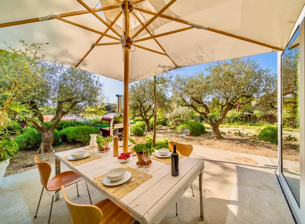 Villa Serenity Sustainable Luxury Retreat by GuestLee