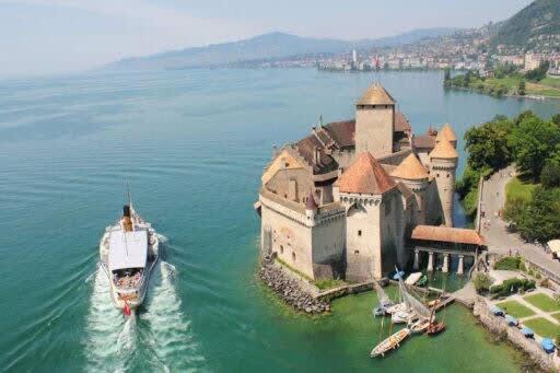 Villa Rose in the center of Montreux by GuestLee