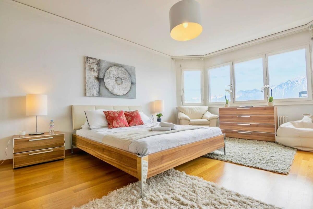 Alpine Stunning Apartment in Montreux by GuestLee