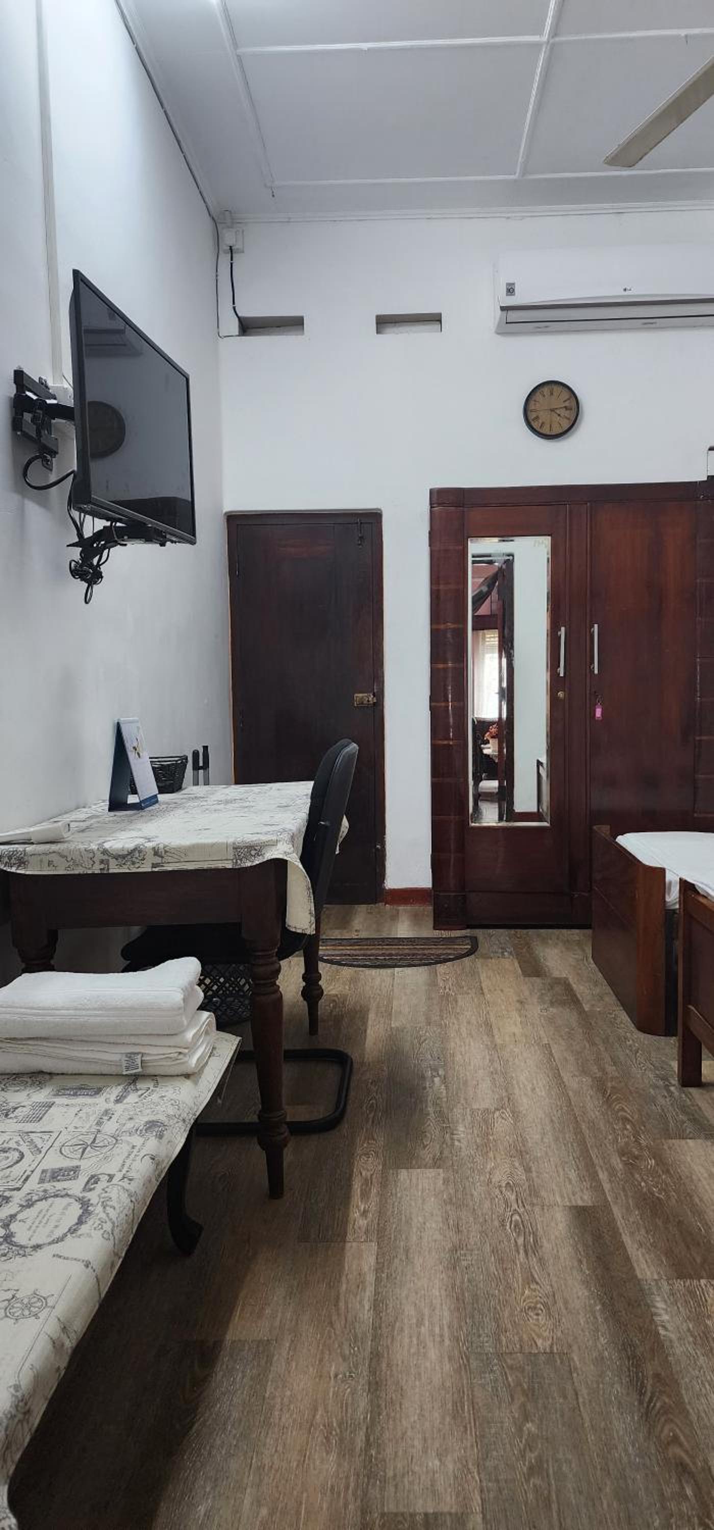 CHARAKAMA Guest Bungalow - GAMPAHA view 4