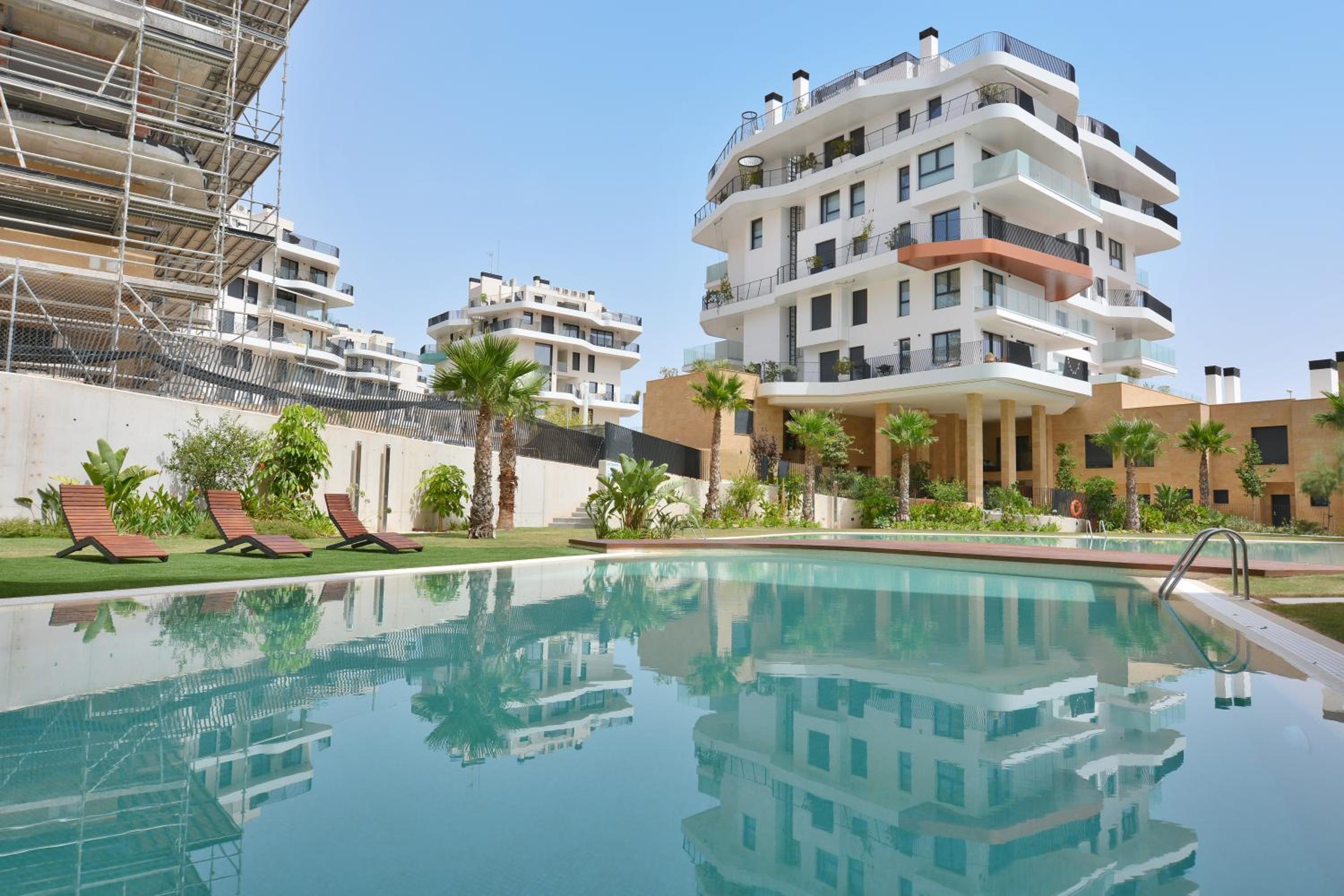Allonbay Mediterranean Apartments by NRAS