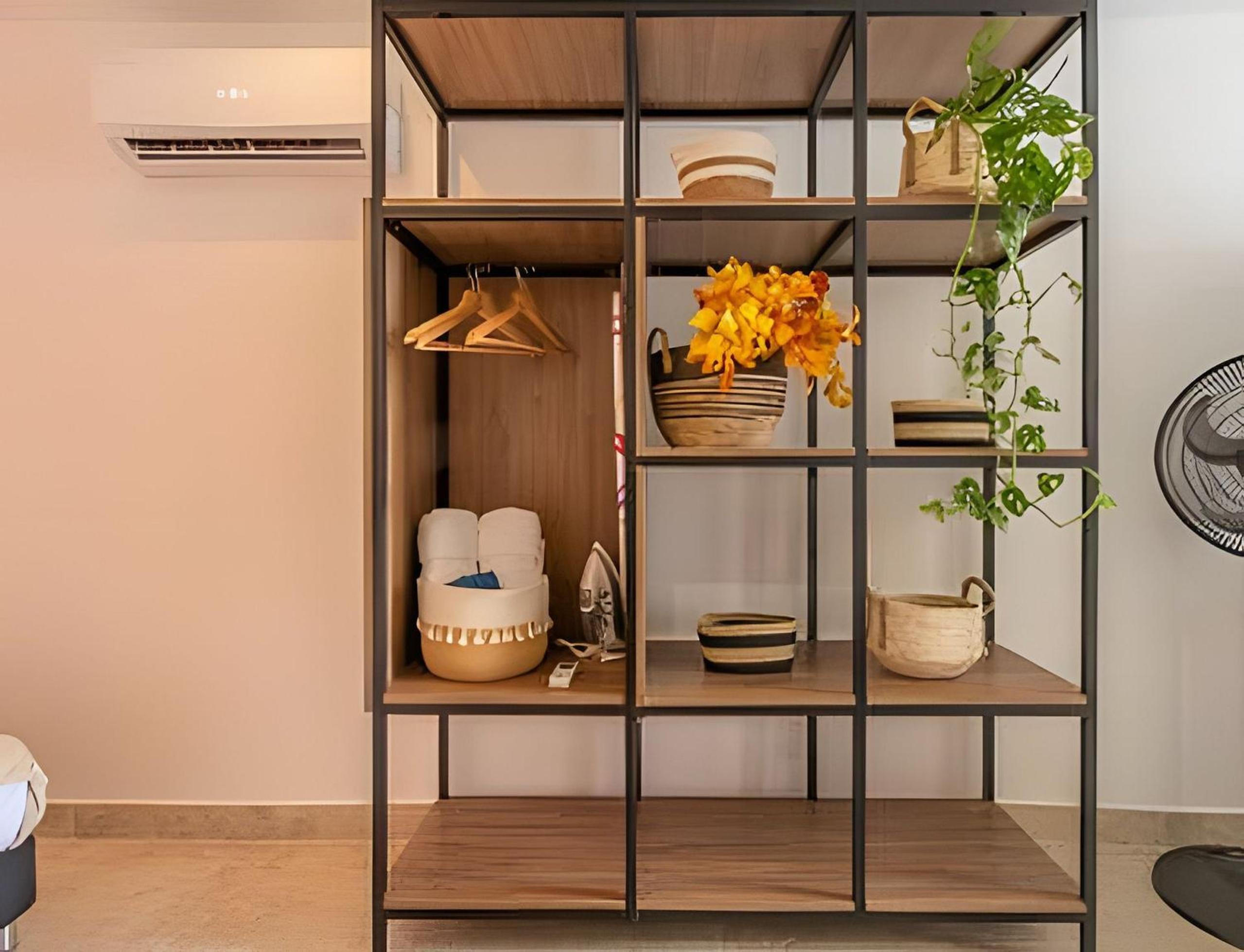 Laurdhomes Laguito Loft , Hot Ware, 1Bath