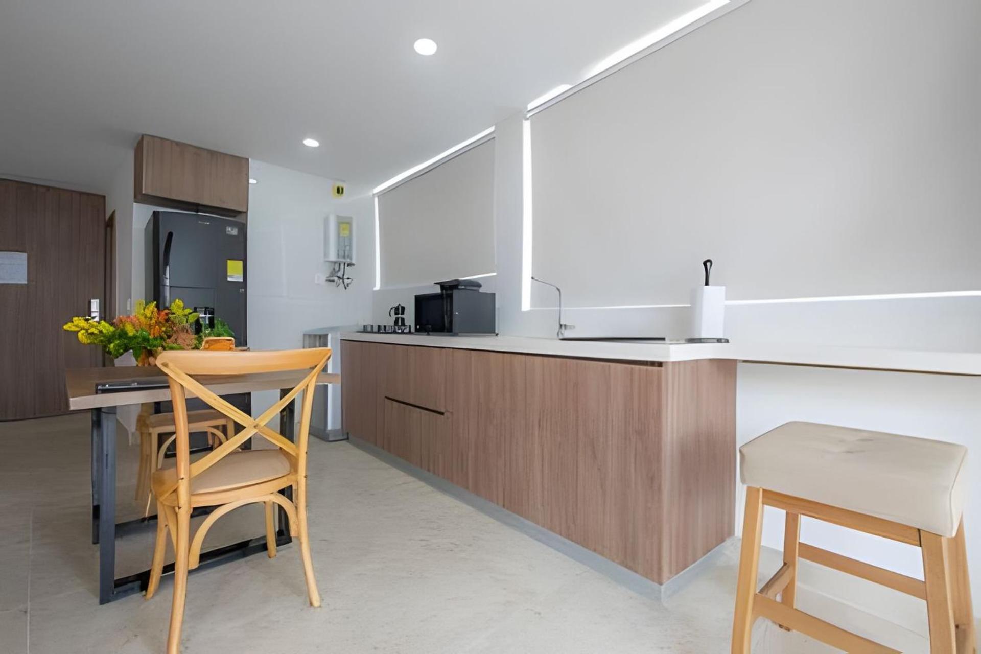 Laurdhomes Laguito Loft Hot Ware 1Bath, lake view