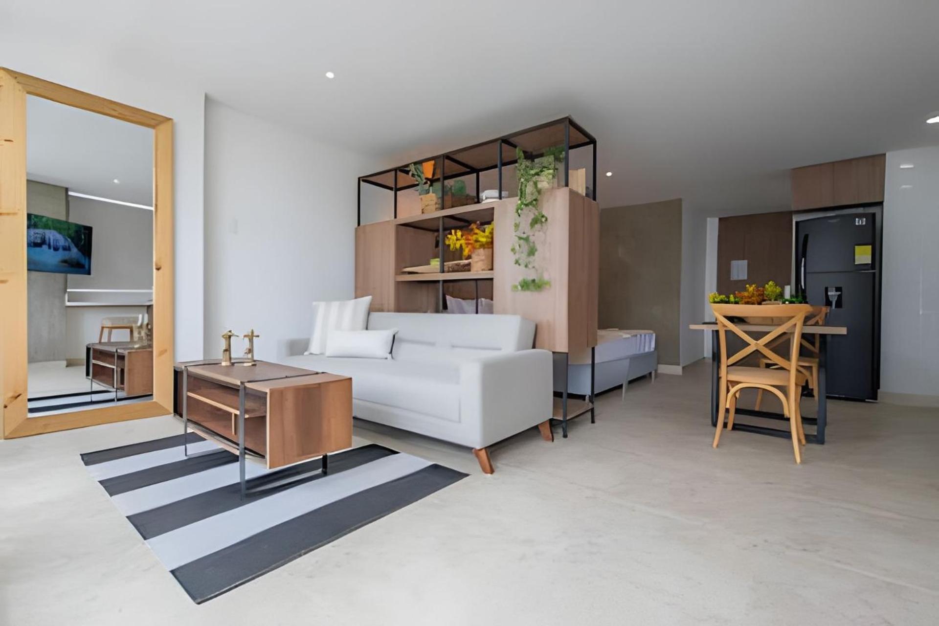 Laurdhomes Laguito Loft Hot Ware 1Bath, lake view