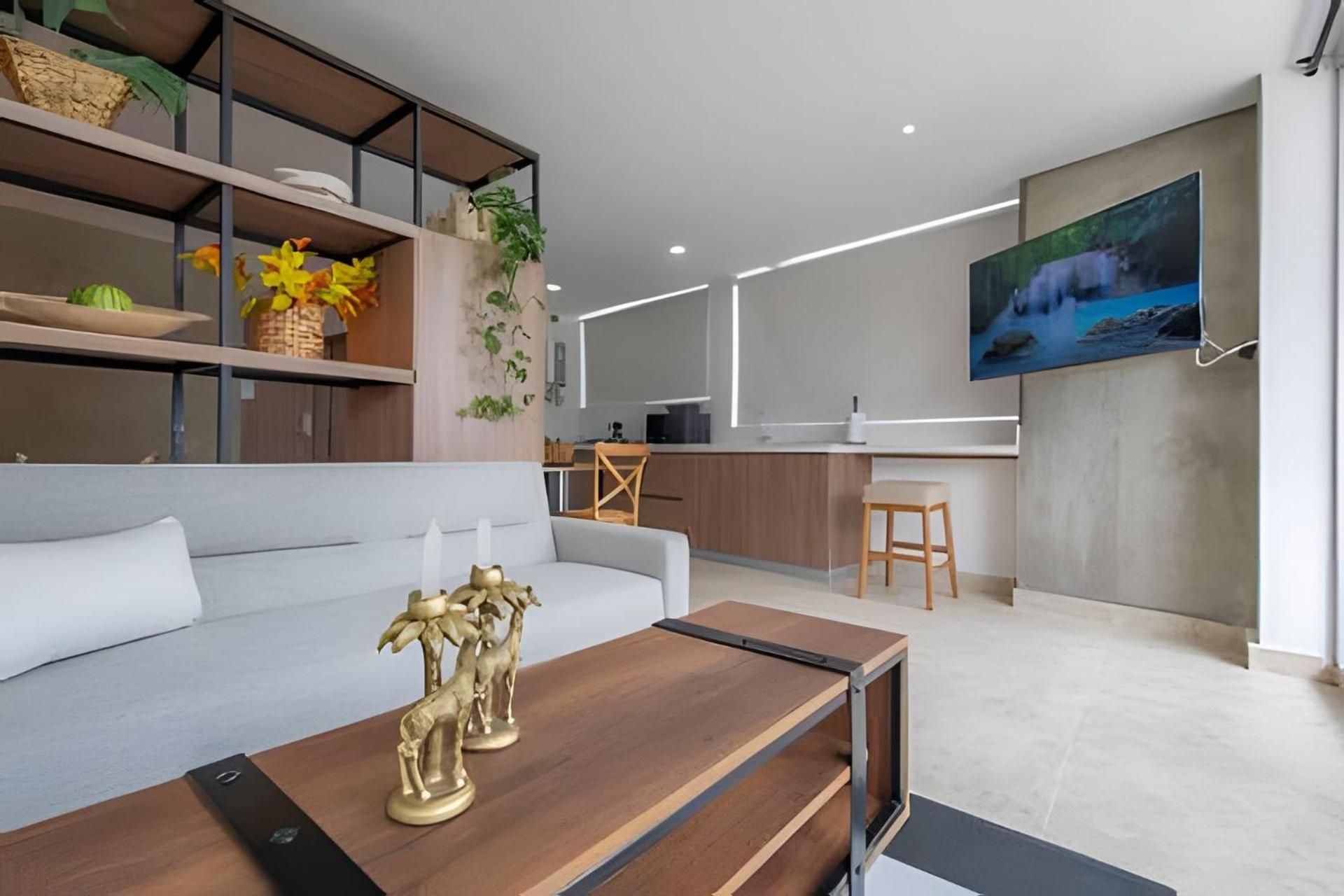 Laurdhomes Laguito Loft Hot Ware 1Bath, lake view