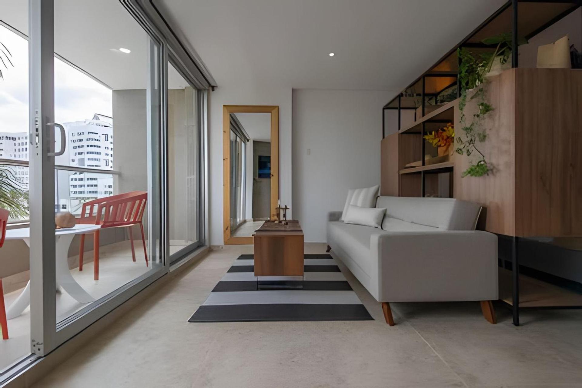 Laurdhomes Laguito Loft Hot Ware 1Bath, lake view