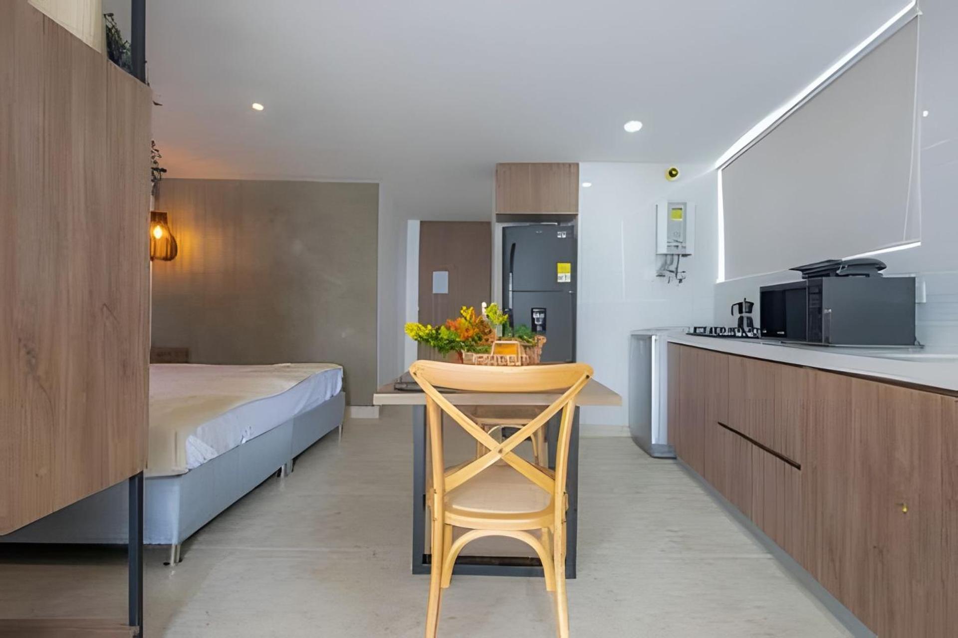 Laurdhomes Laguito Loft Hot Ware 1Bath, lake view