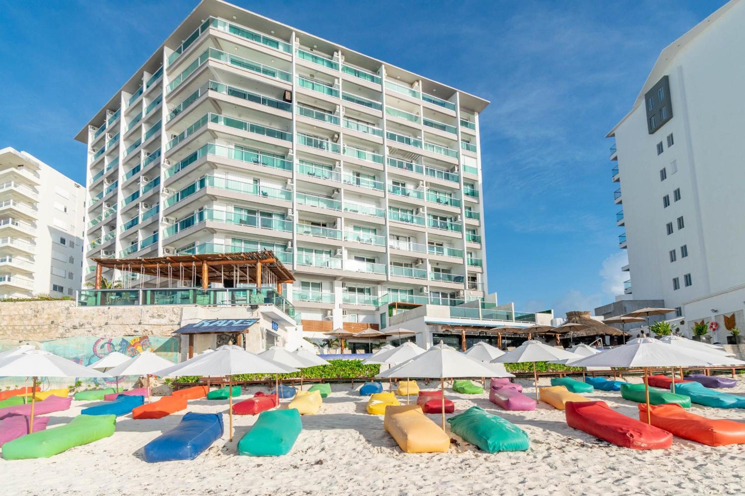 Beachfront Apartment by Andiani Travel