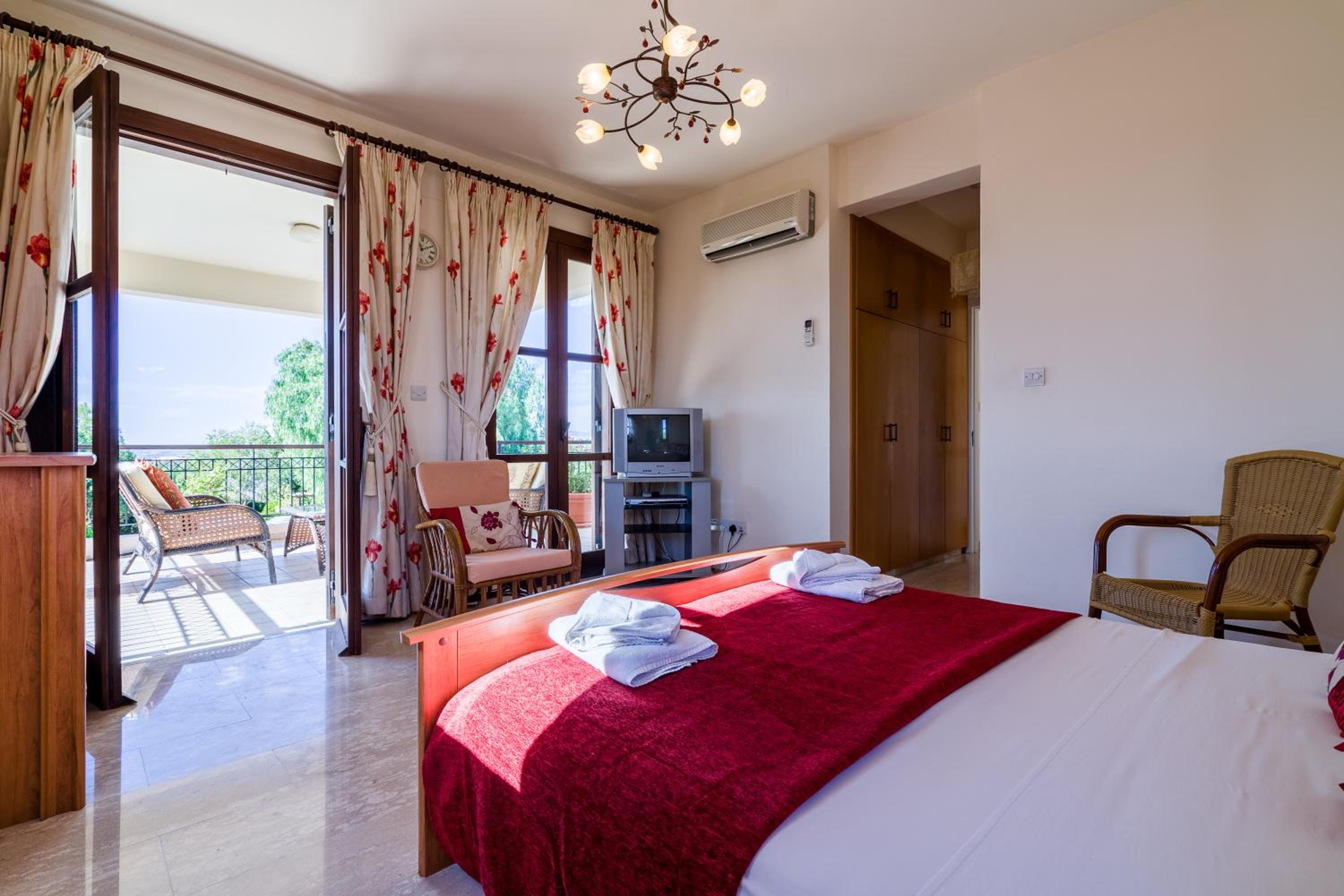 3 bedroom Villa Anarita with private pool, Aphrodite Hills Resort