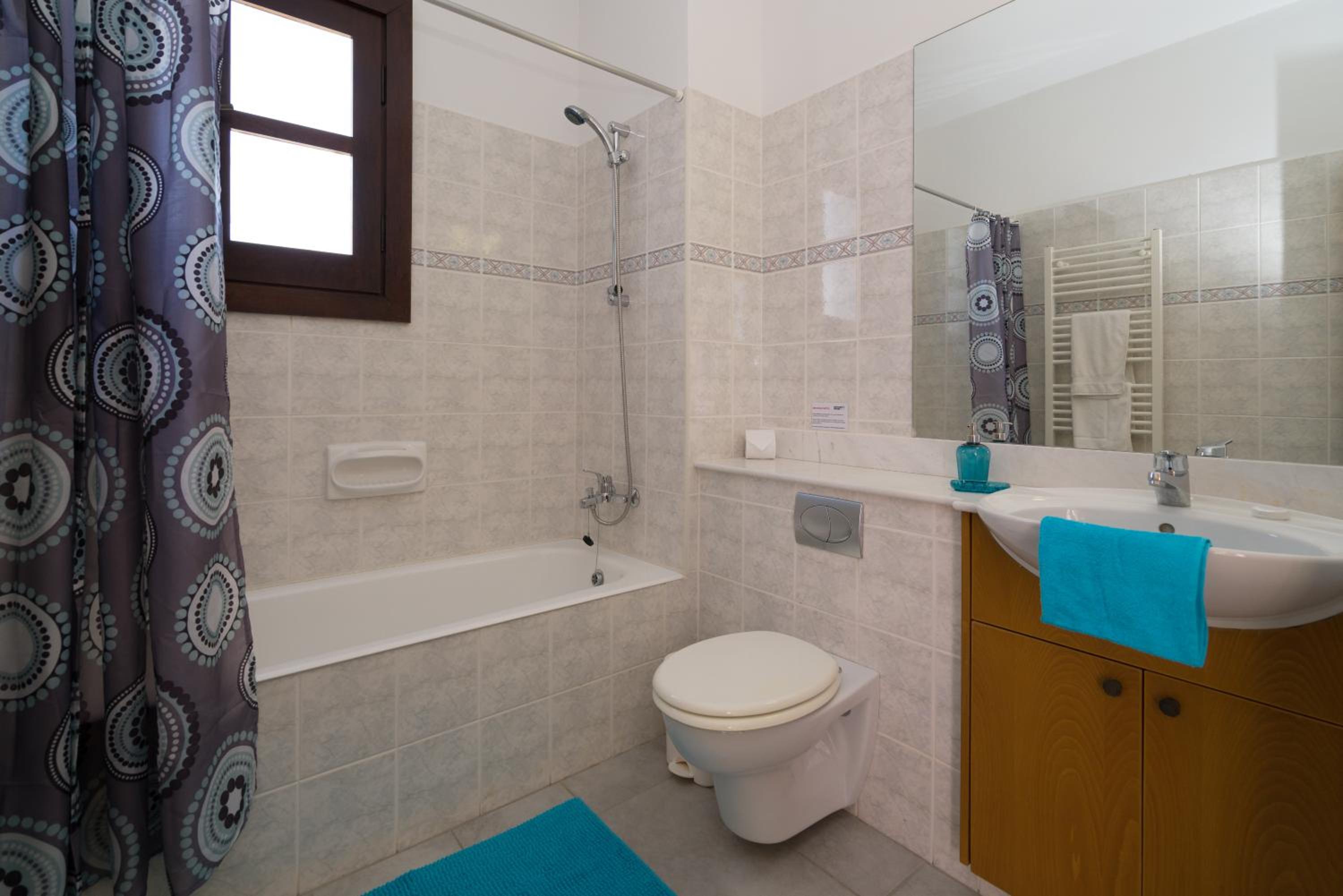 3 bedroom Villa Anarita with private pool, Aphrodite Hills Resort