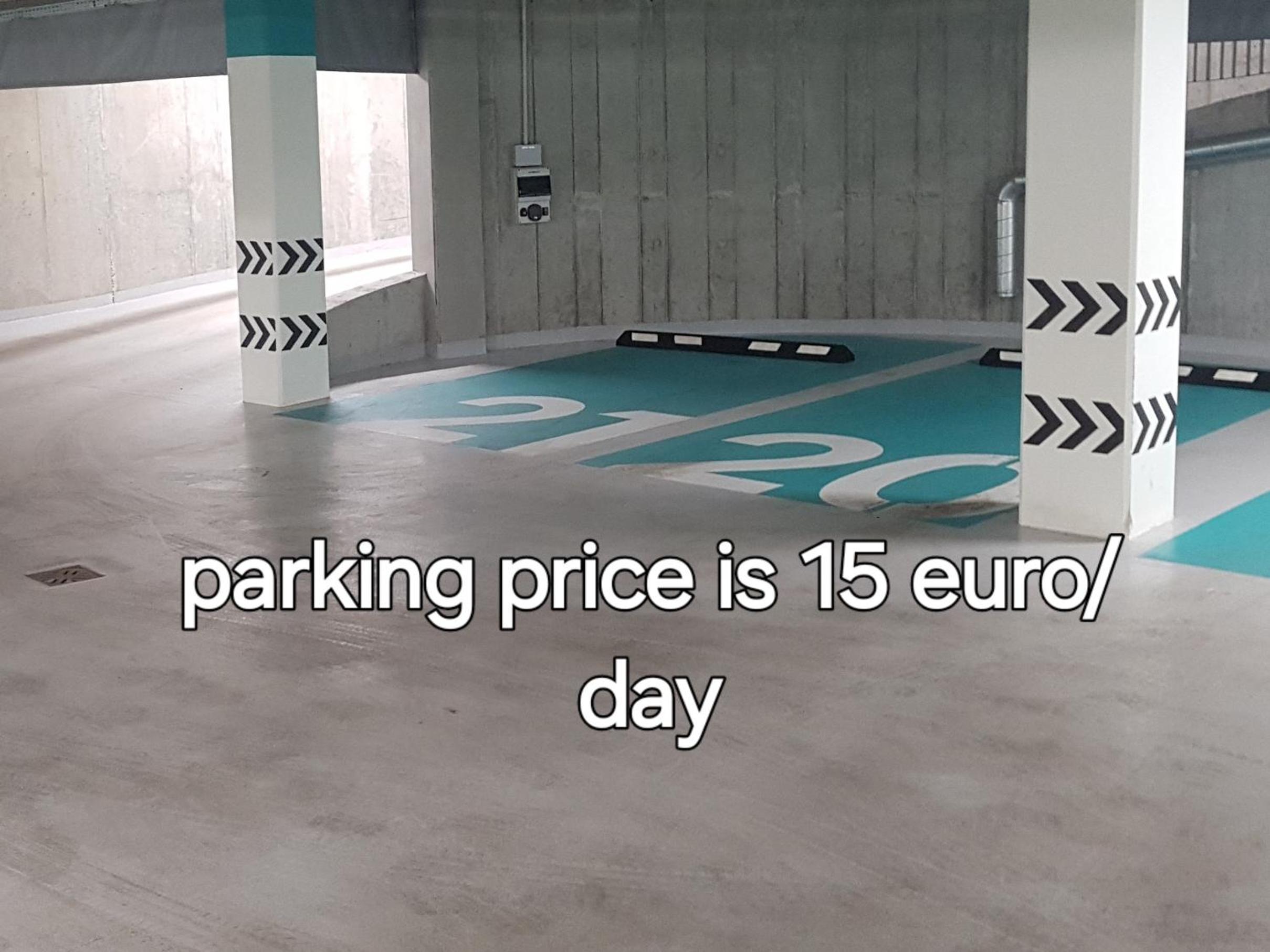 HaPPy Inn Ugnė, The studio is in the heart of the old town, self-check-in, car-parking view 4