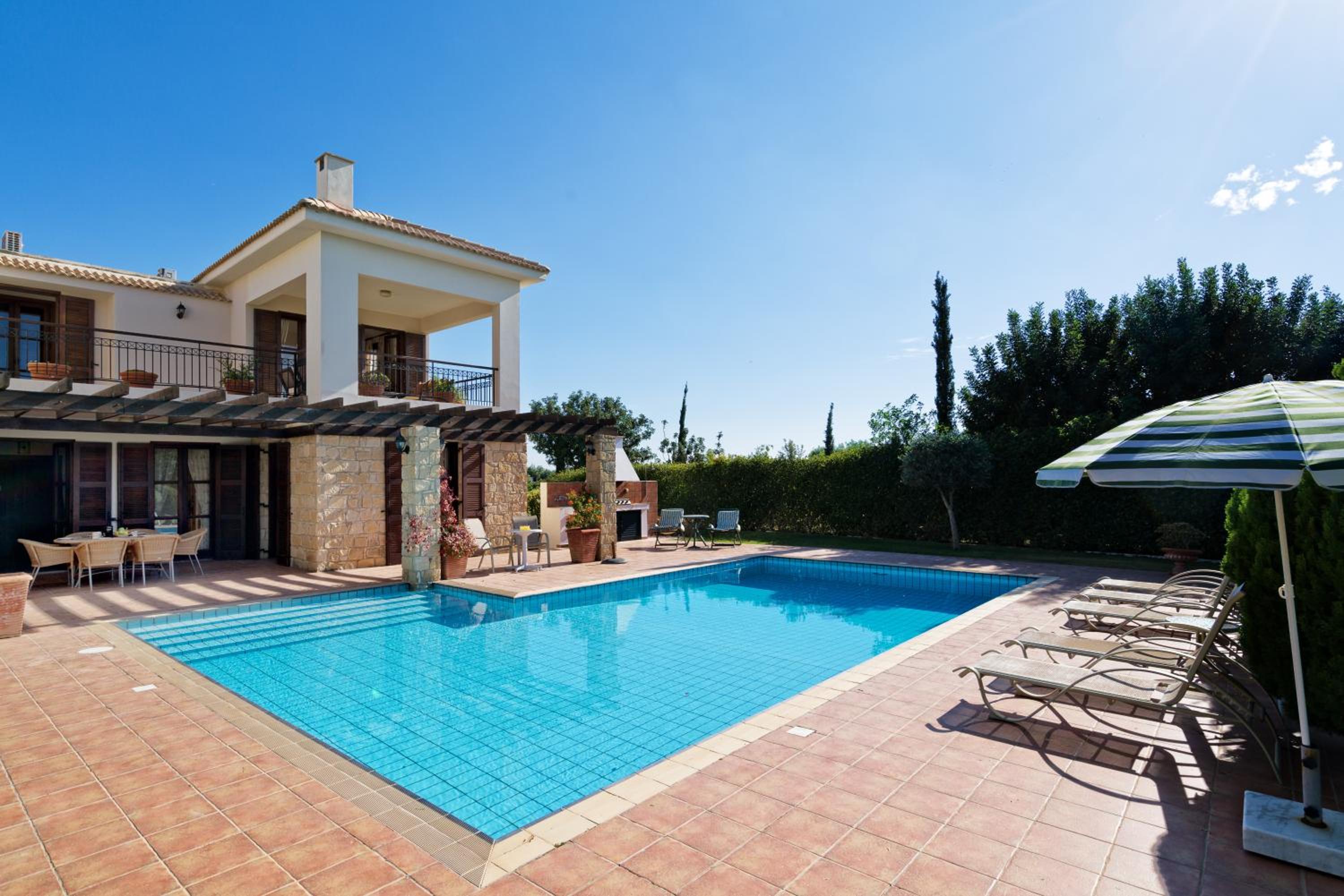 3 bedroom Villa Anarita with private pool, Aphrodite Hills Resort