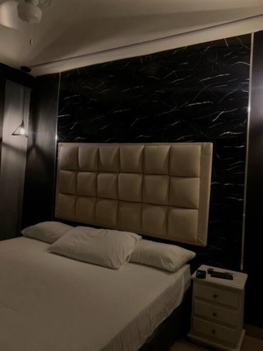 Prestige Suite 3 ICON Lleras Park