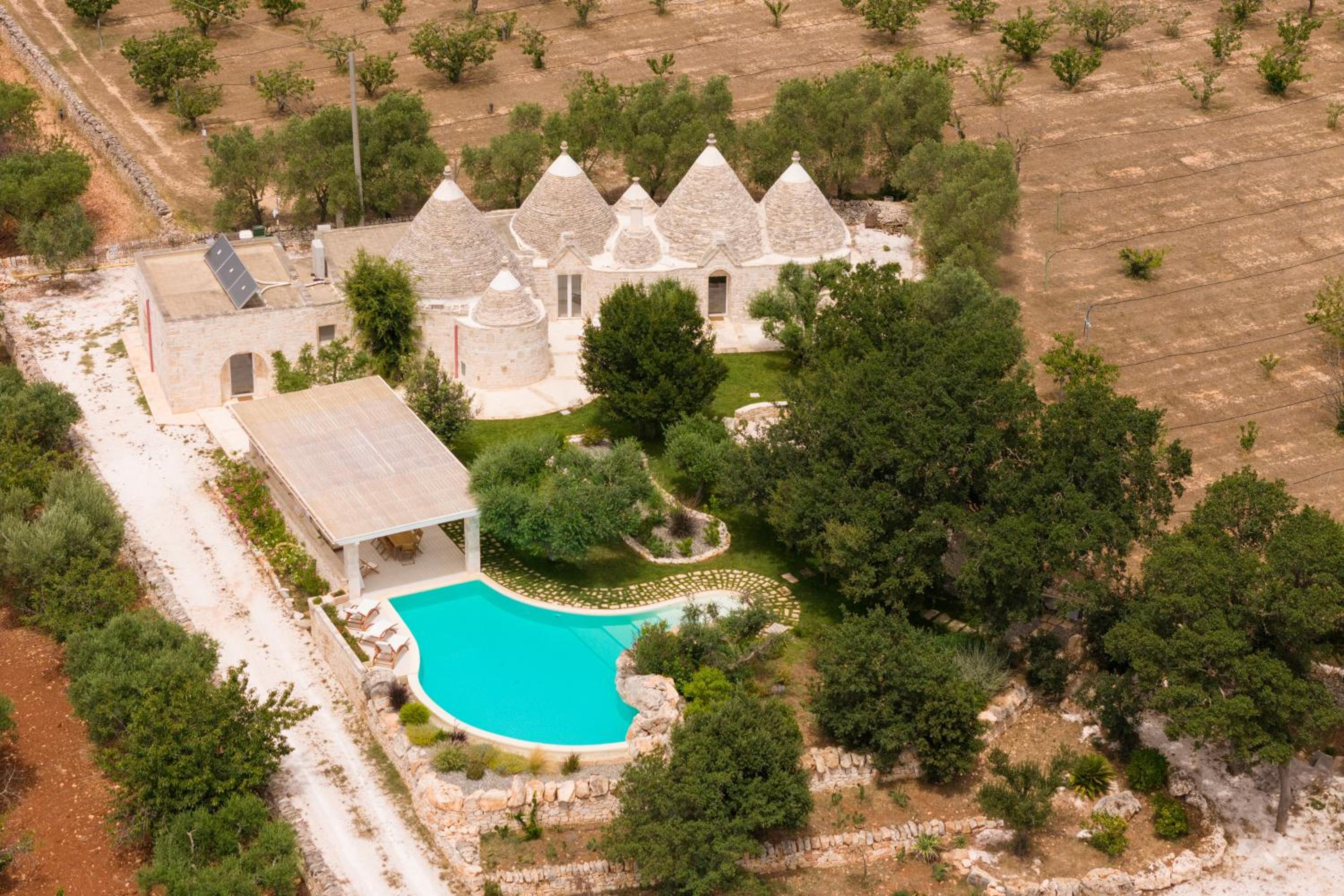 Trulli Petrantiqua con piscina