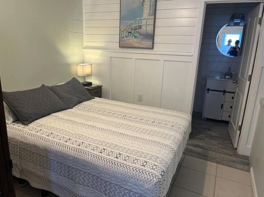 Cheerful 7 Bdrm Home with Private Pool One Block from Beach view 5