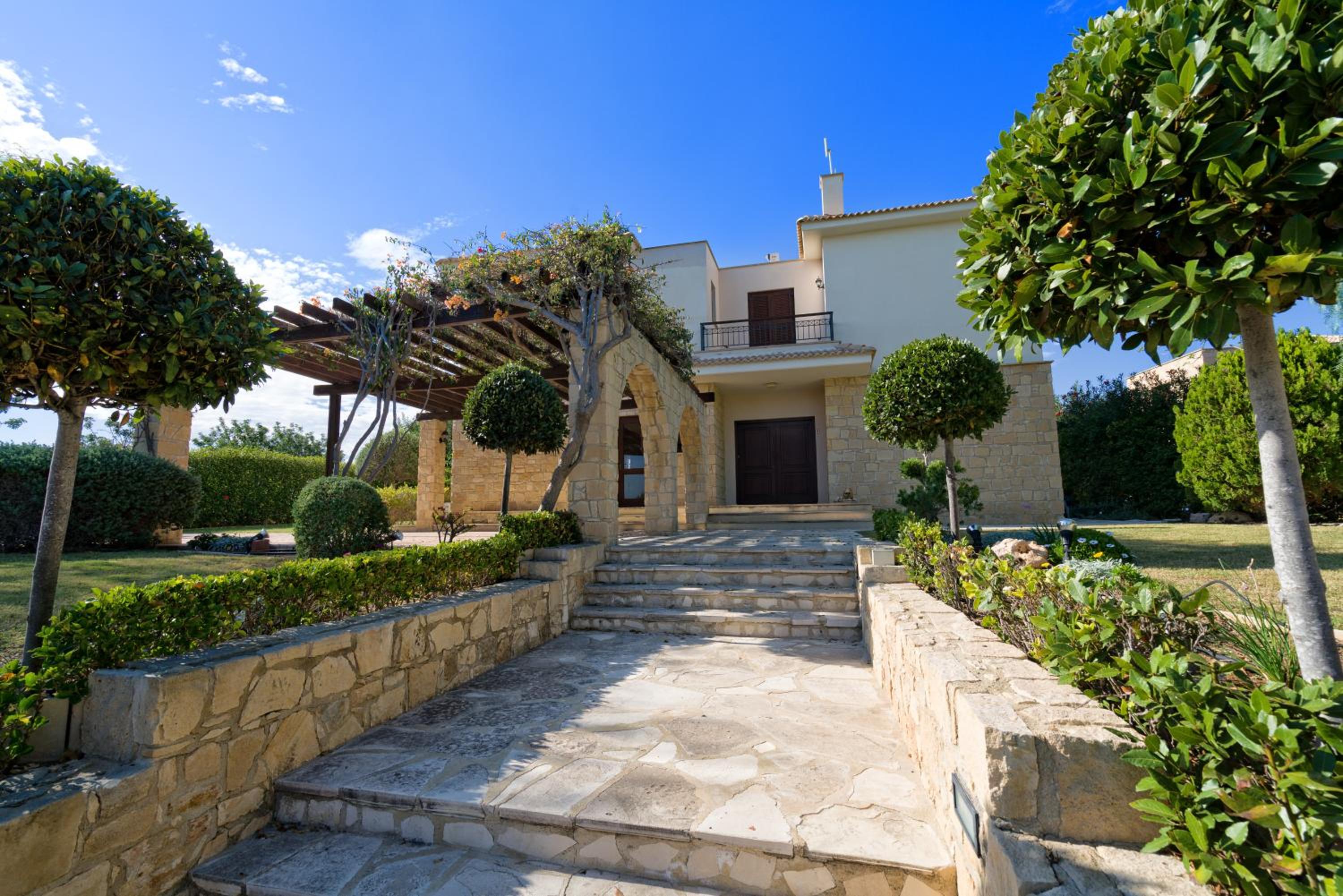 3 bedroom Villa Anarita with private pool, Aphrodite Hills Resort