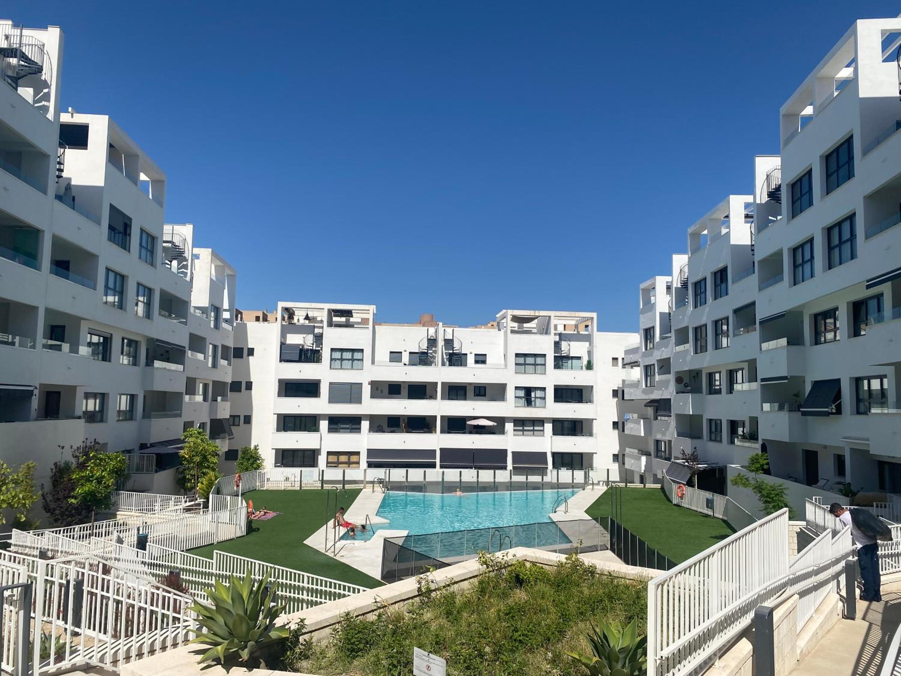Luxury apartment with pool in Estepona-centre