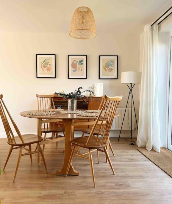 Sea view Fraser Cottage 2BDR - Great Location