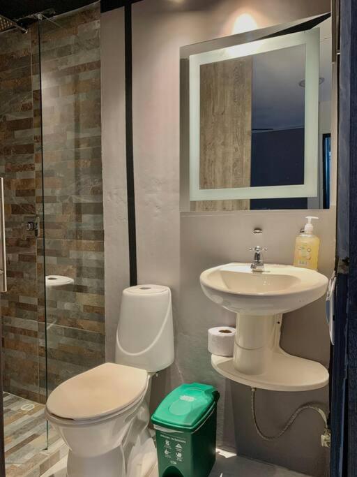 Platinum 5Bdrm spacious Apt, Poblado