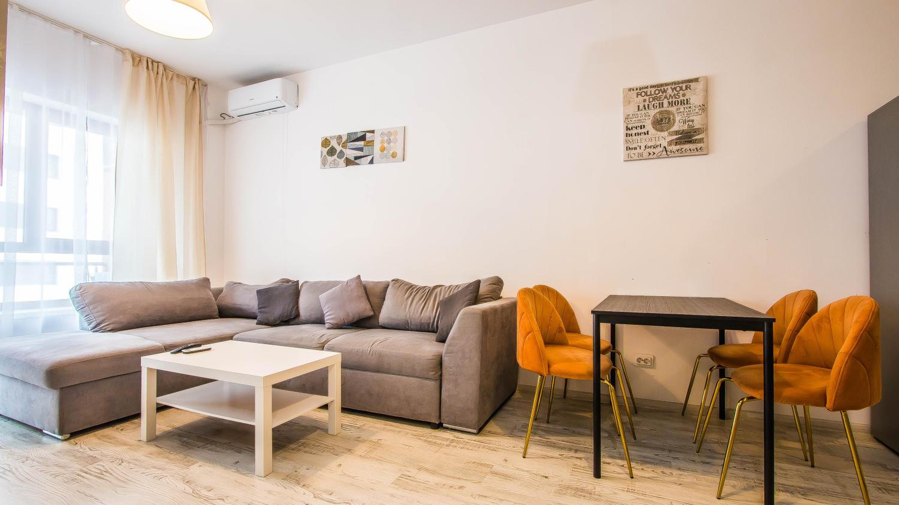 Luxury / Mihai Bravu Apartmens view 5