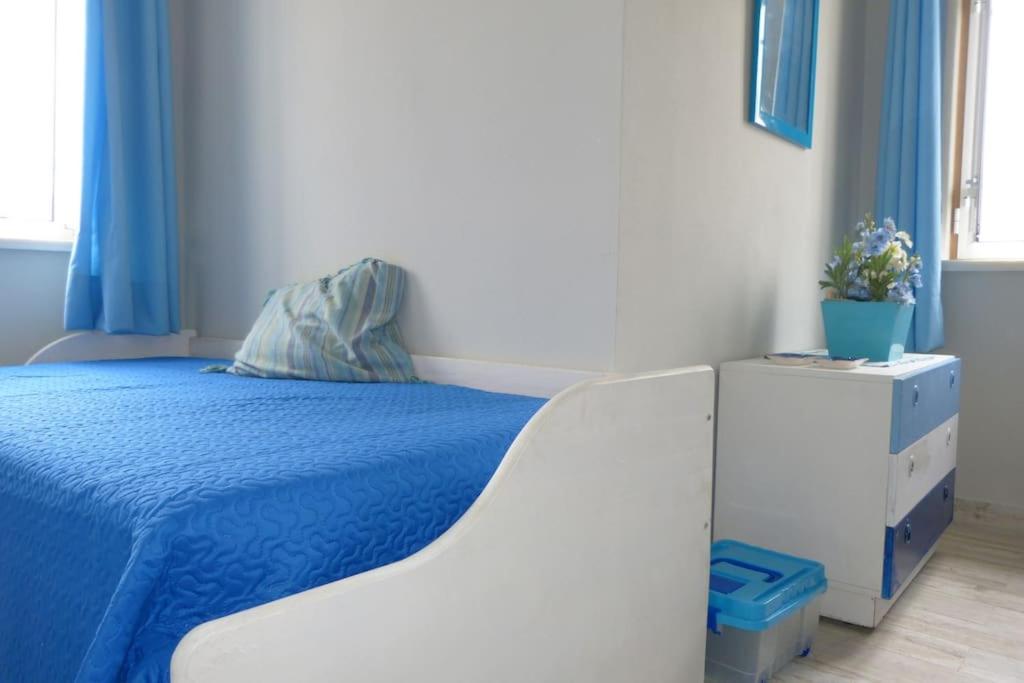 Casa Amarela - Ericeira center by the beach view 5