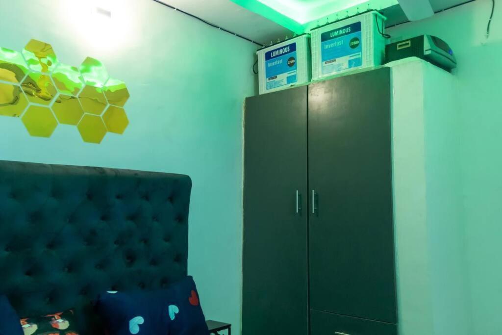 COZY and EXOTIC 3 BED 2 BATH WITH 24HRS LIGHT AND 20 MINS TO AIRPORT, photo 24