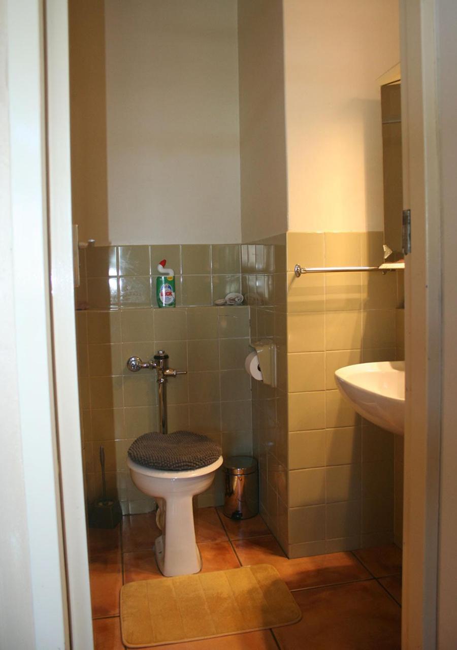 U PRIVATE STUDIO apartment in Gardens Centre