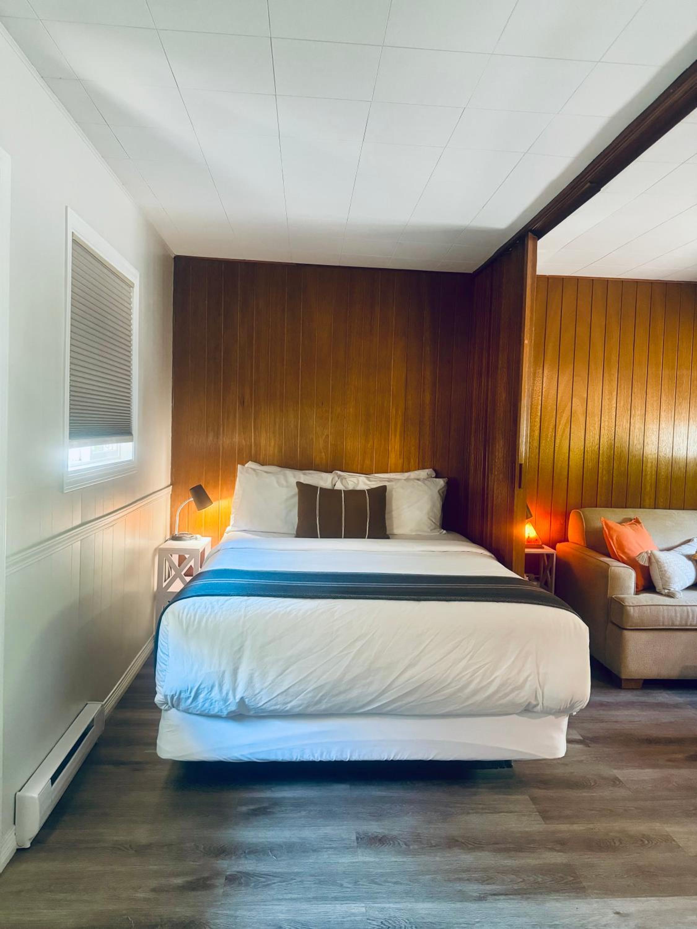 Barefoot Villas and Retreat
