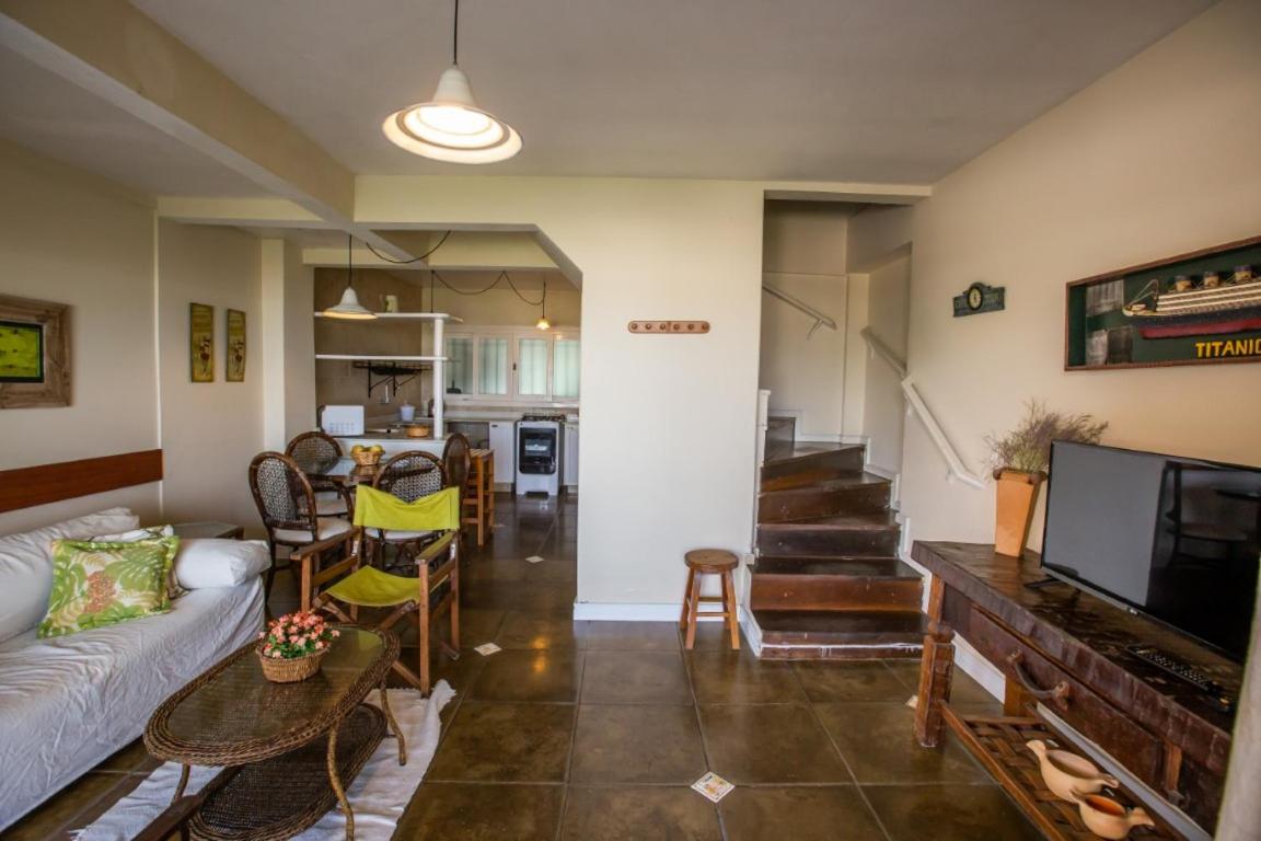 Duplex No 03 de 4 quartos frente ao mar