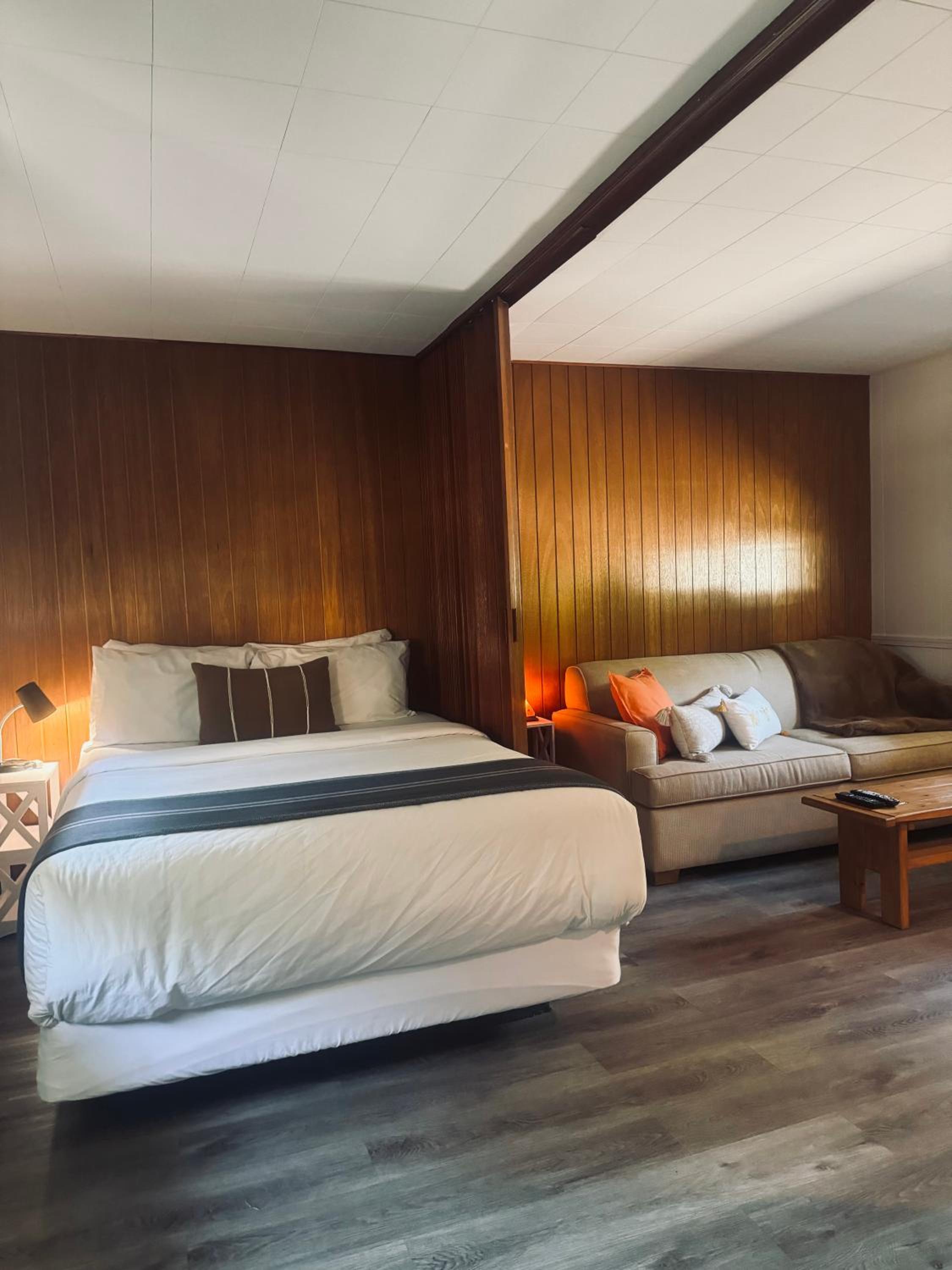 Barefoot Villas and Retreat