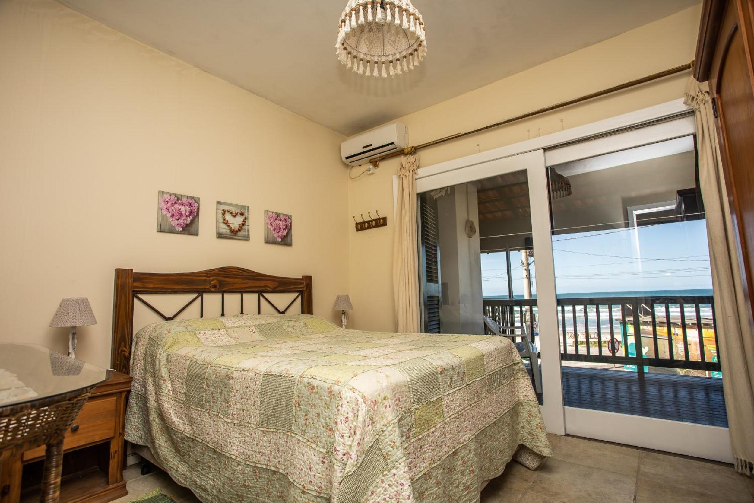 Duplex No 03 de 4 quartos frente ao mar