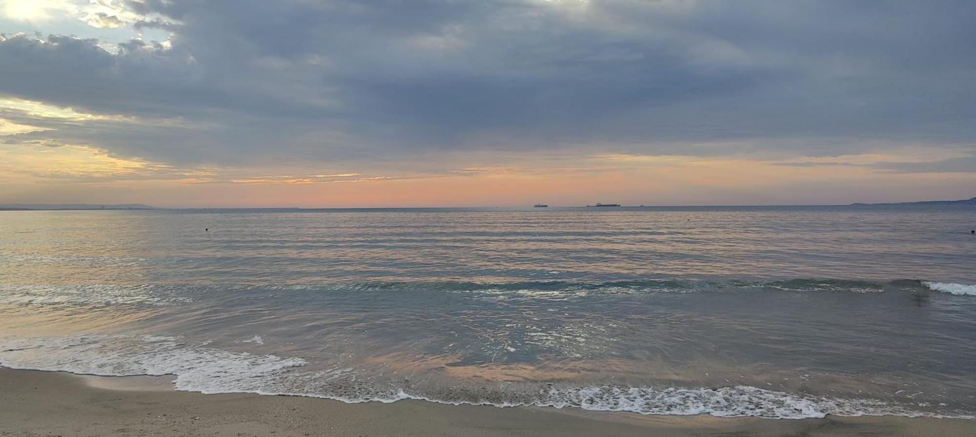 Luxury Sea Sunset Deluxe Apartment