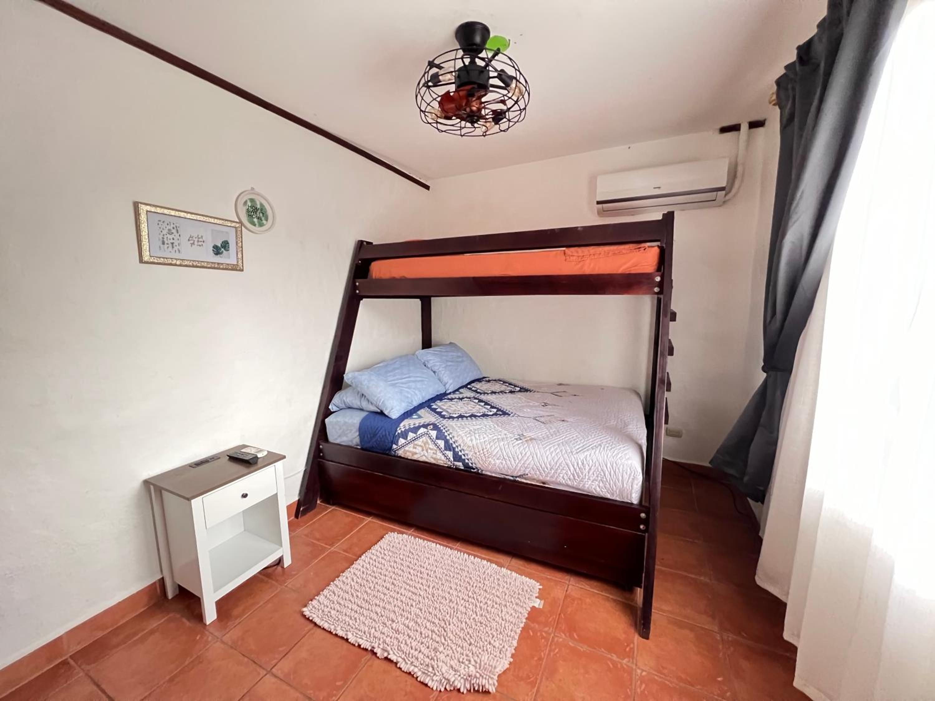 Hermosa Casa con Piscina Privada en Punta Leona