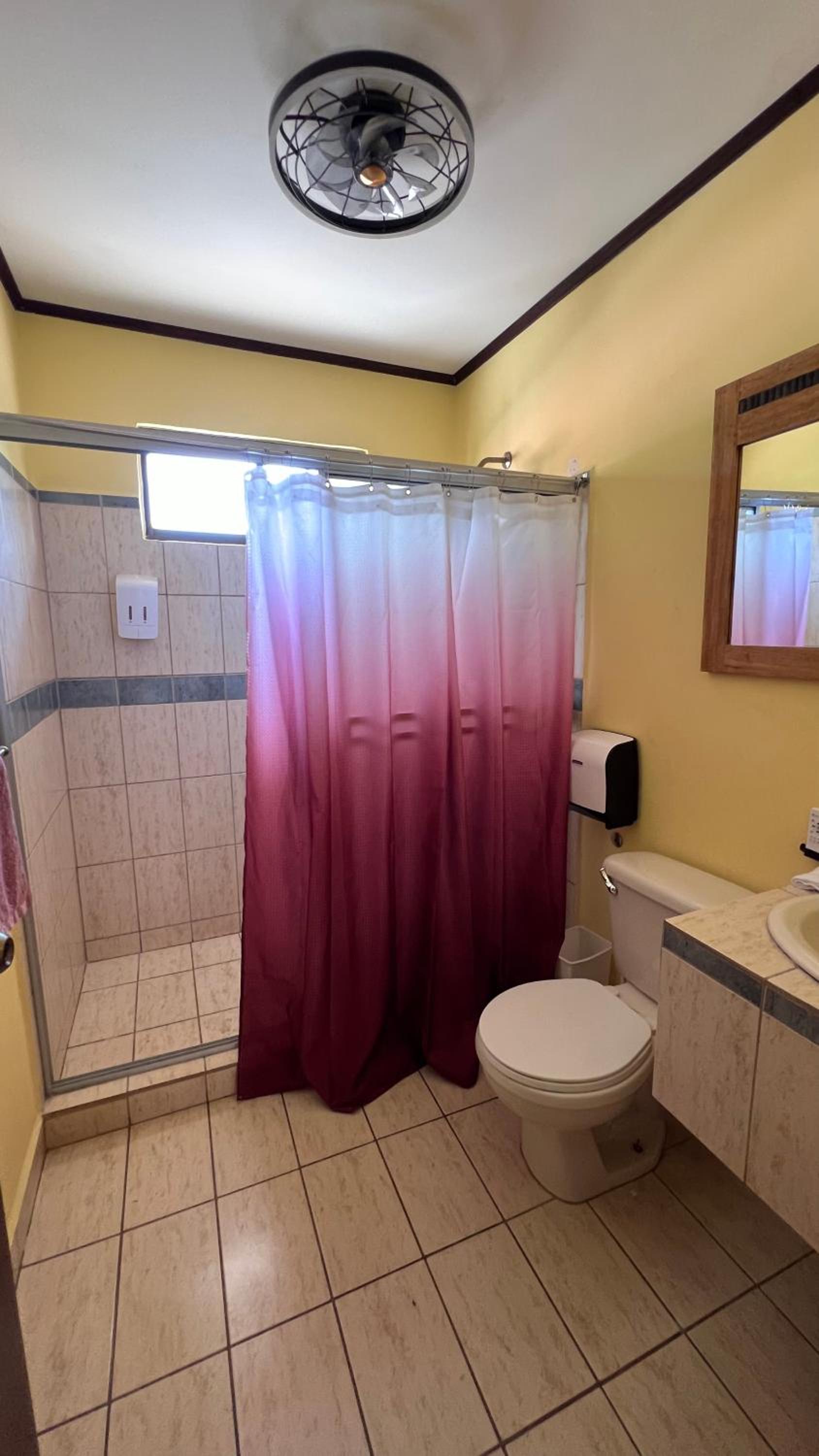 Hermosa Casa con Piscina Privada en Punta Leona