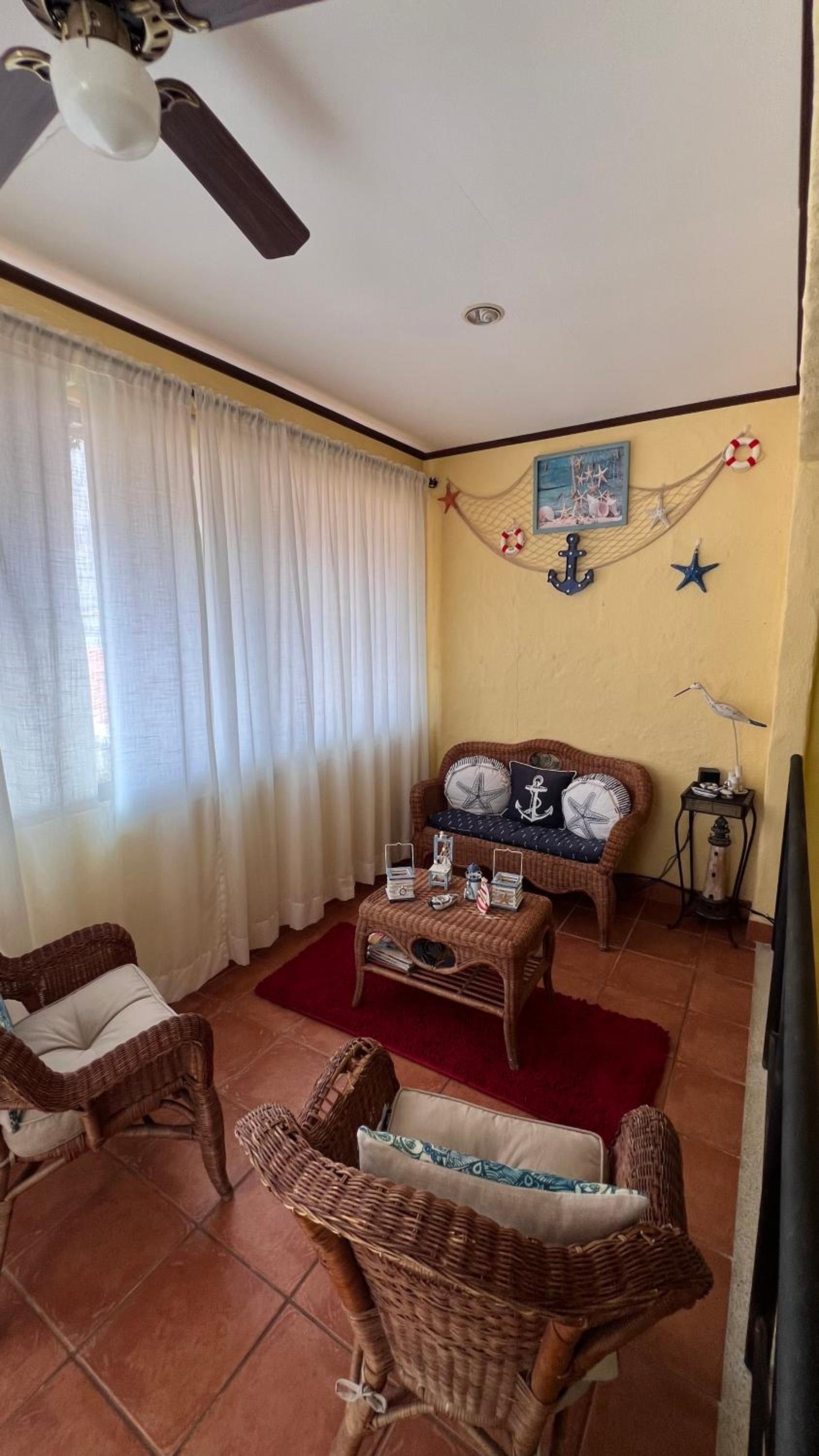 Hermosa Casa con Piscina Privada en Punta Leona
