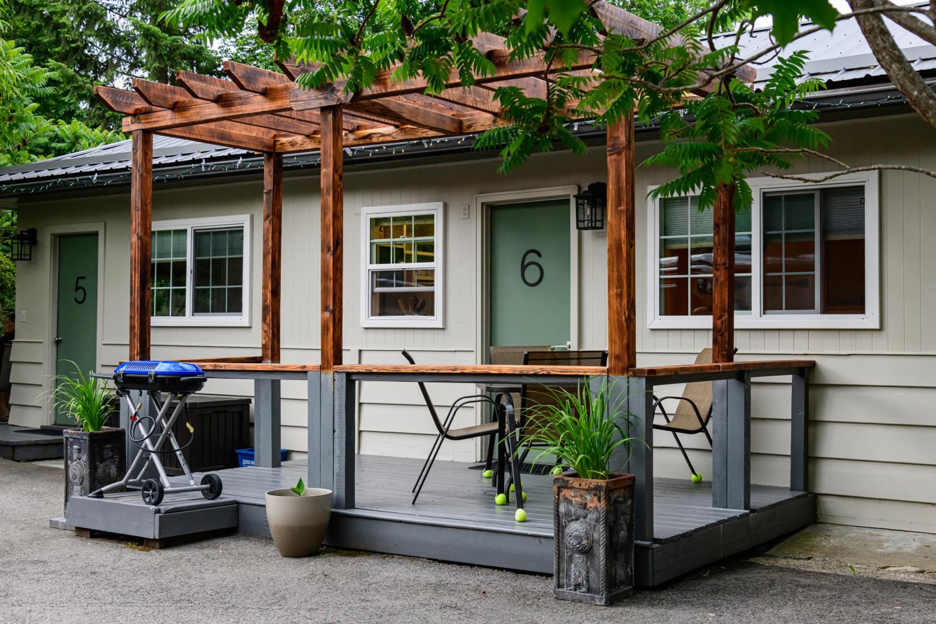 Barefoot Villas and Retreat