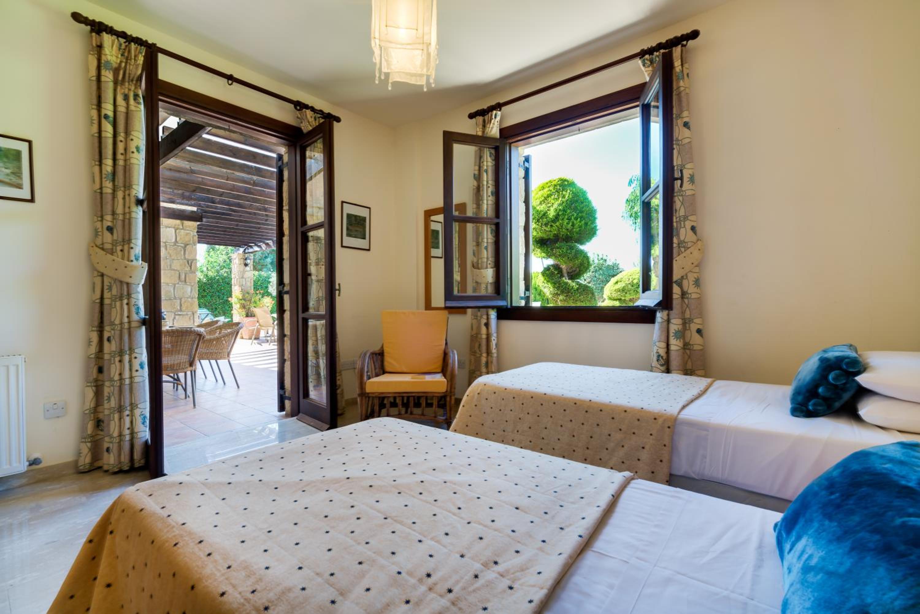 3 bedroom Villa Anarita with private pool, Aphrodite Hills Resort
