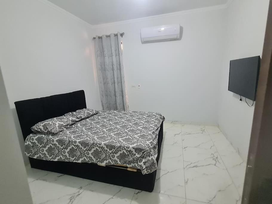Stunning City Stay in 3 bedroom in Midtown Compound Auc Avenue