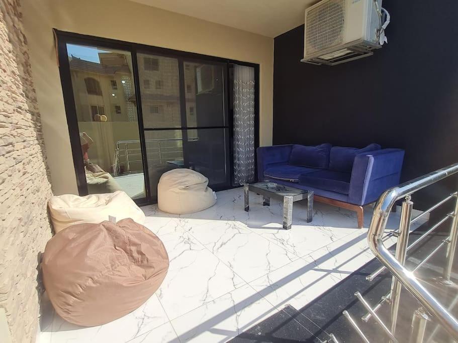 Stunning City Stay in 3 bedroom in Midtown Compound Auc Avenue