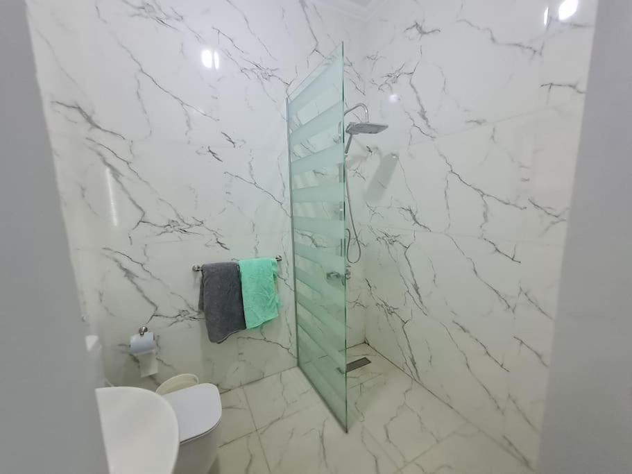 Stunning City Stay in 3 bedroom in Midtown Compound Auc Avenue