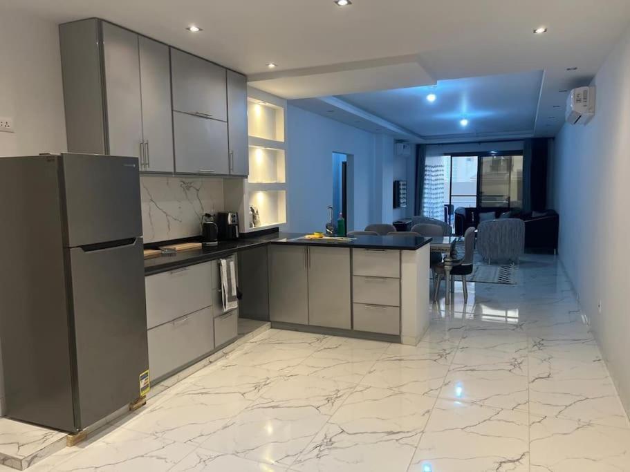 Stunning City Stay in 3 bedroom in Midtown Compound Auc Avenue