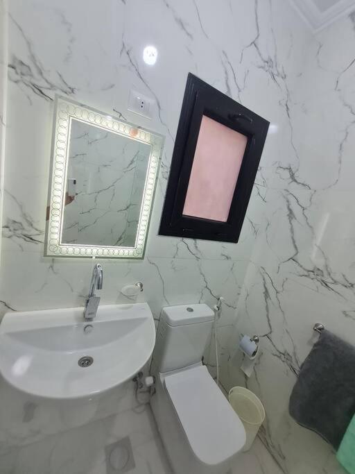 Stunning City Stay in 3 bedroom in Midtown Compound Auc Avenue