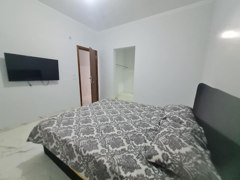 Stunning City Stay in 3 bedroom in Midtown Compound Auc Avenue