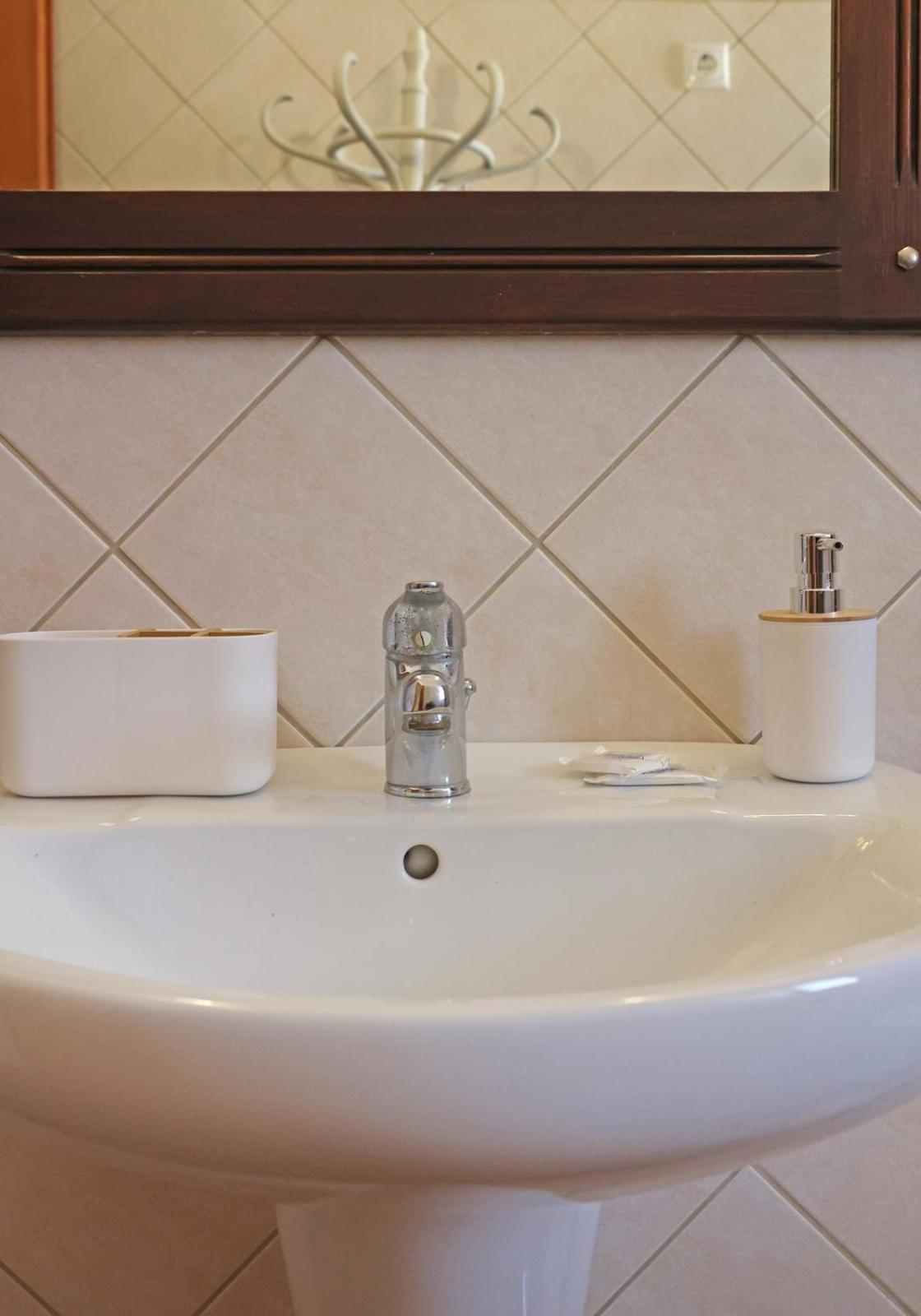 Virginia's guest house photo 5