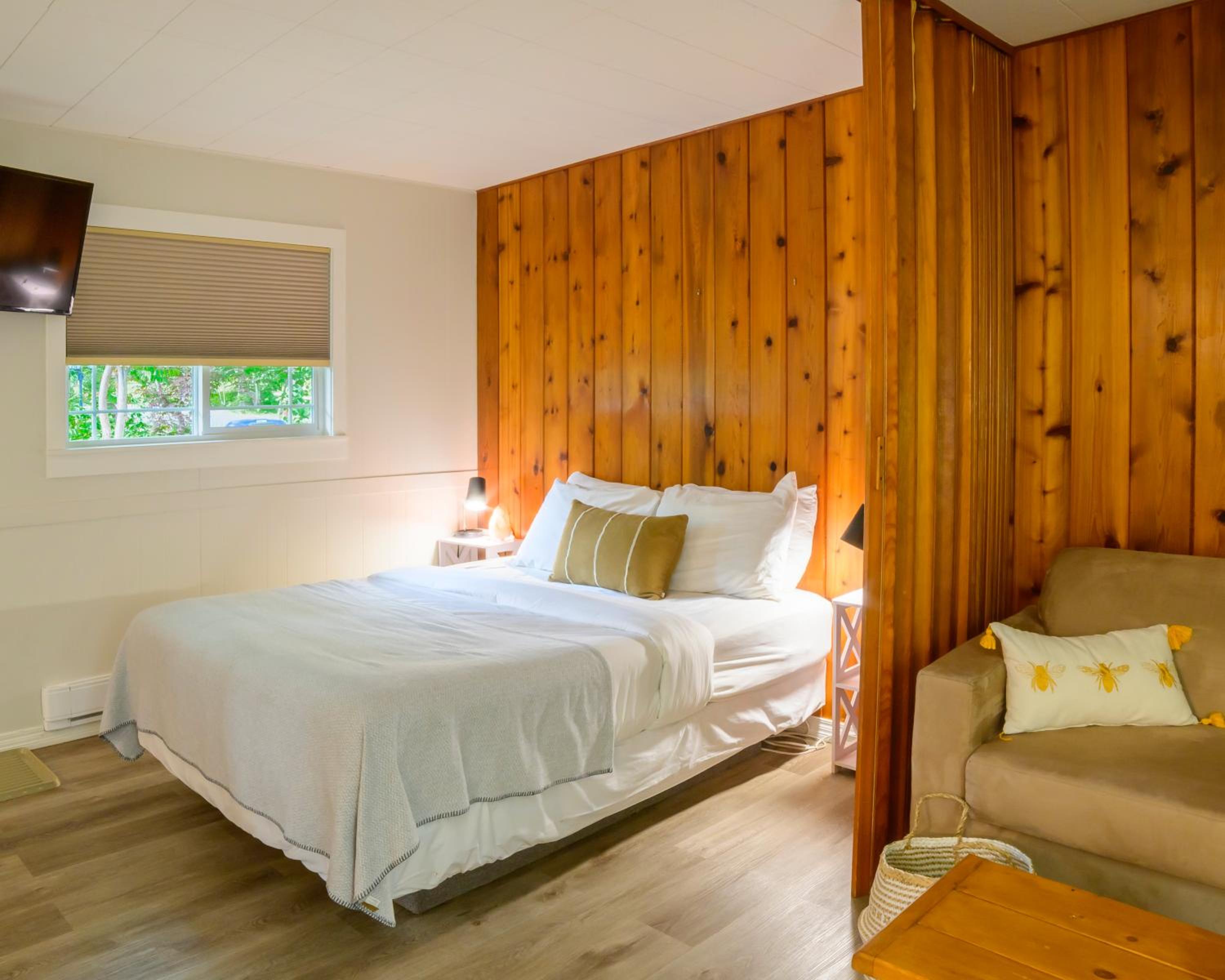 Barefoot Villas and Retreat