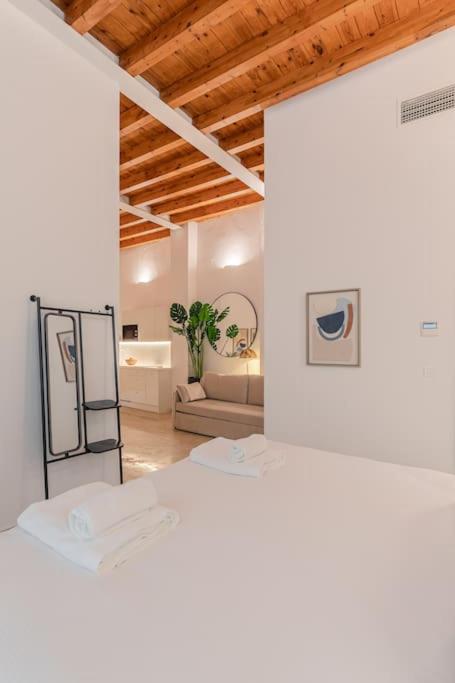 ISG apartments Puerta Jerez Sevilla 01 view 3