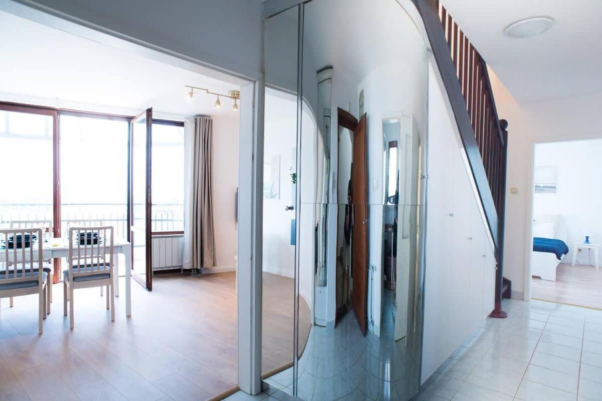 Two-storey riverside panorama apartment