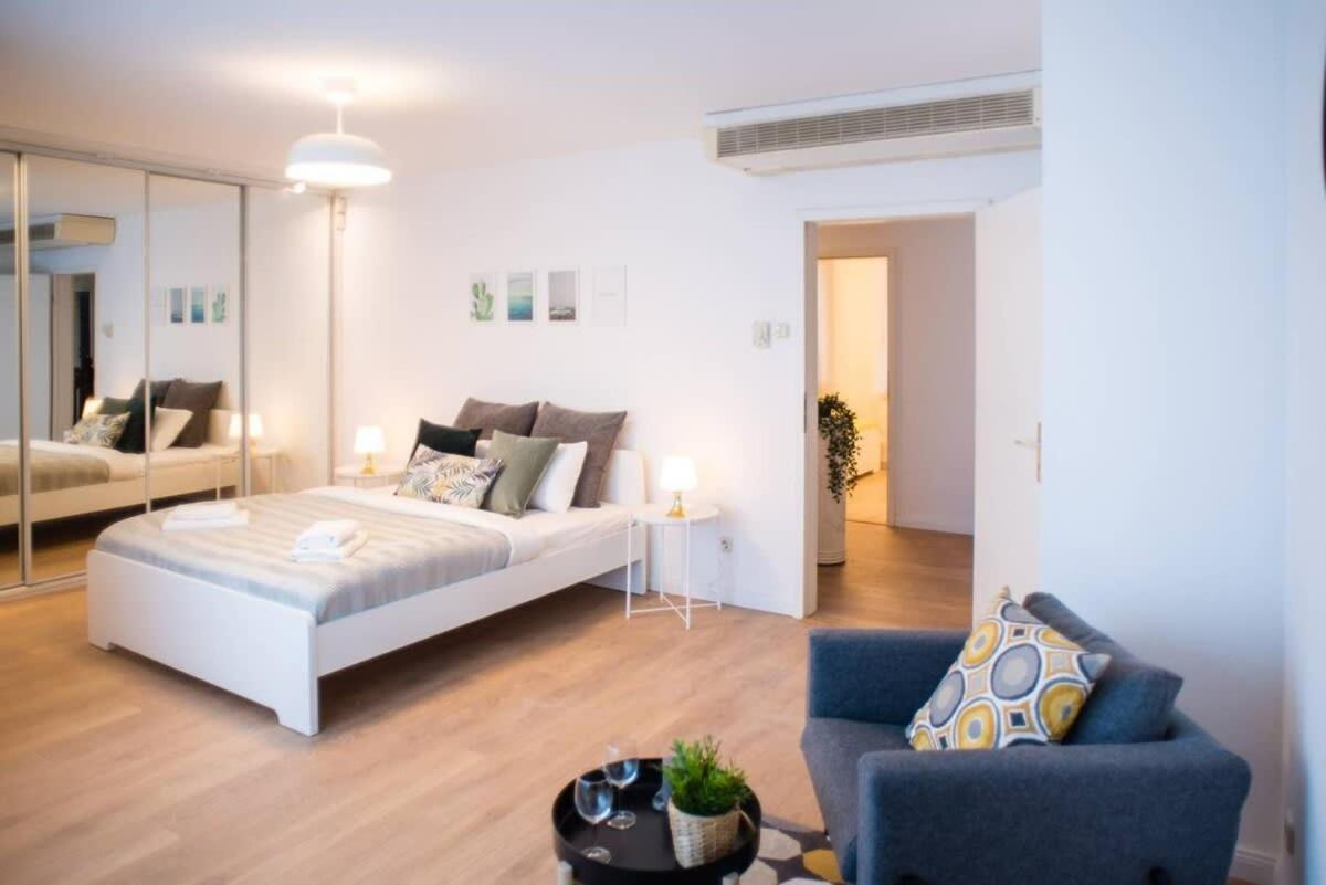 Two-storey riverside panorama apartment