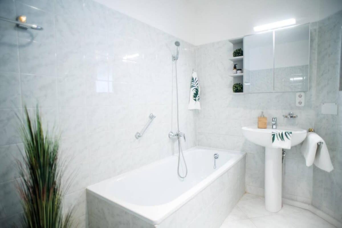 Two-storey riverside panorama apartment