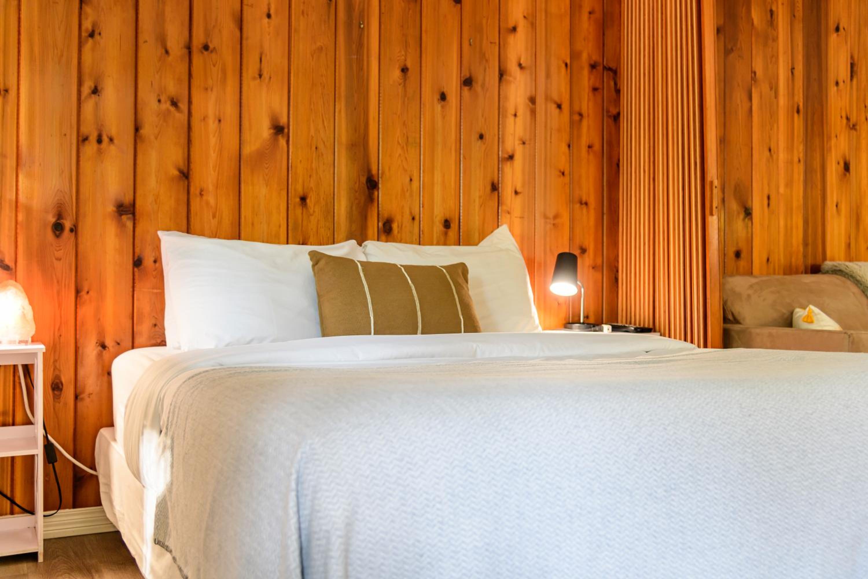 Barefoot Villas and Retreat